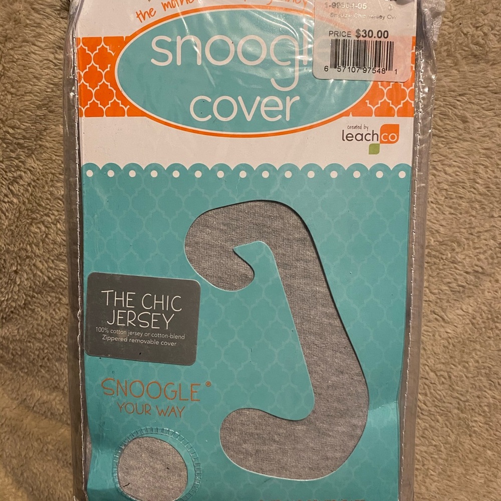 NWT Snoogle cover